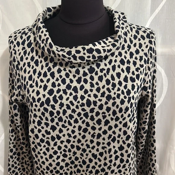 Ann Taylor, Tan & Black Animal Print, Mock Turtleneck, 3/4 Sleeve Top, Medium - Picture 2 of 8